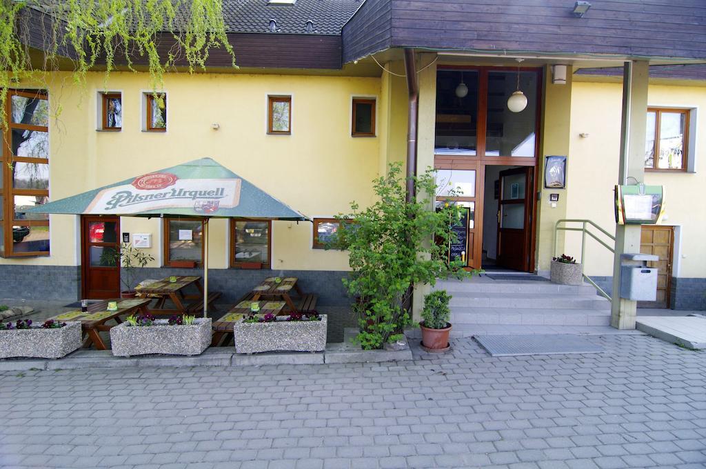 Motorest U Vodaka Prag Exteriör bild